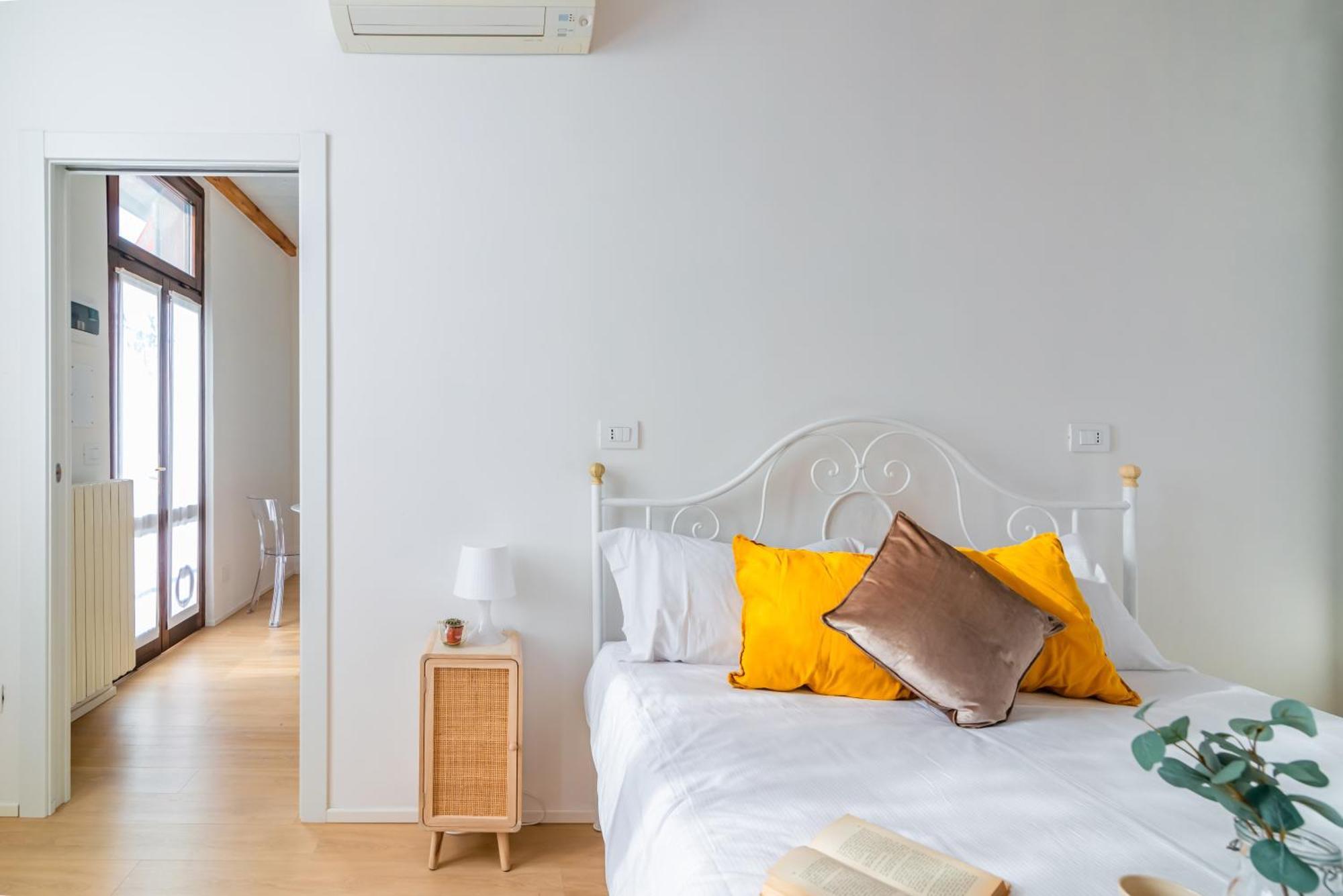 La Corte 48 - Pavia City - By Host4U Zewnętrze zdjęcie